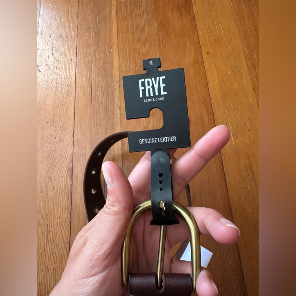 NWT FRYE Grommet Brown Leather Belt
(Brown Leather and Metal) - Picture 4 of 15